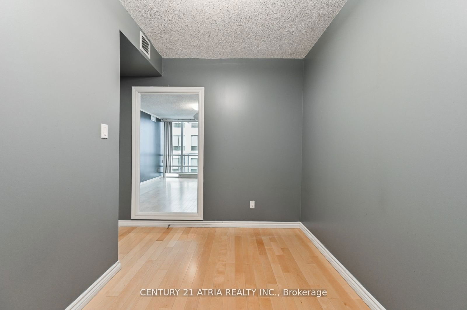 263 wellington St W, unit 704 for rent - image #9