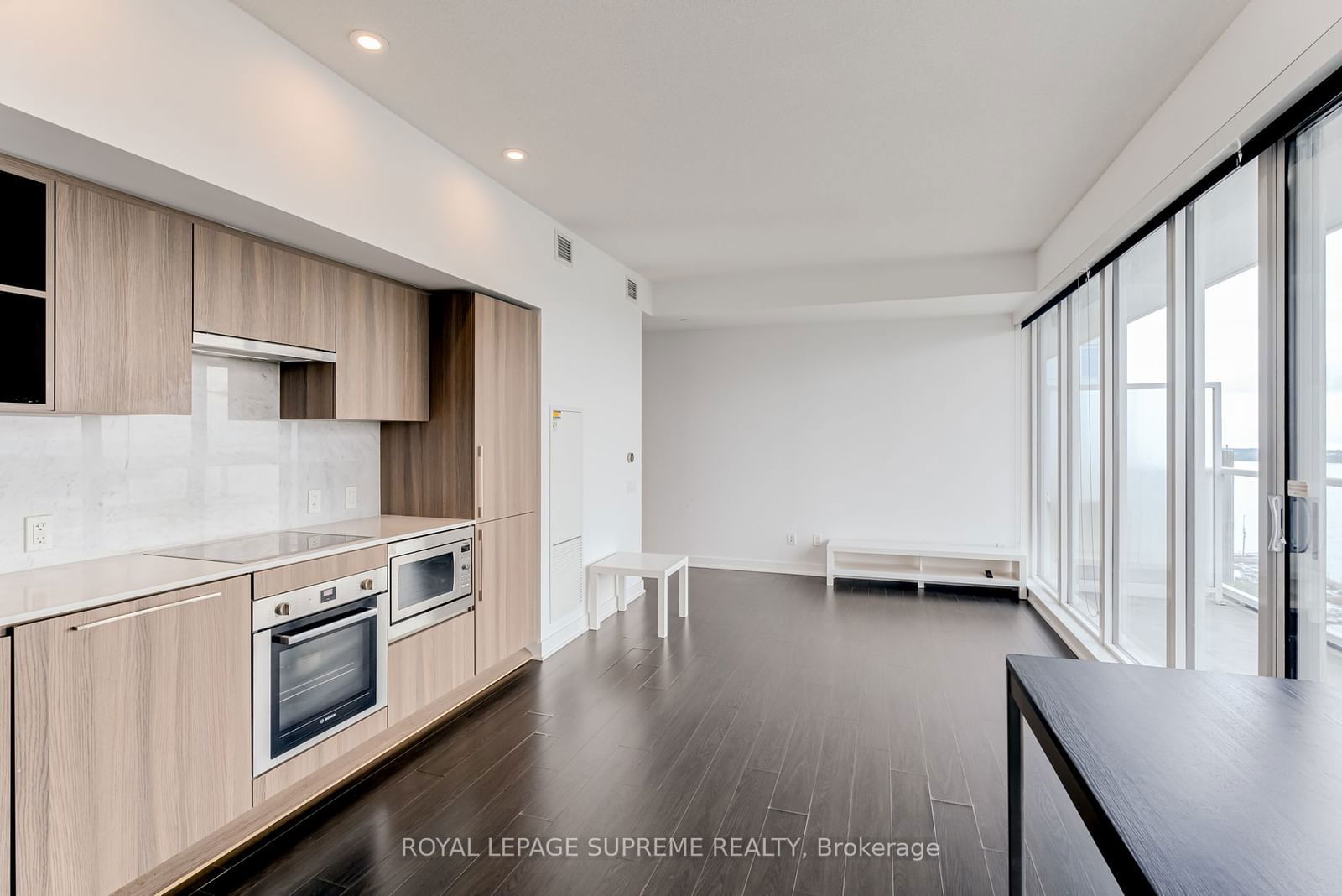 19 Bathurst St, unit 3712 for rent - image #10