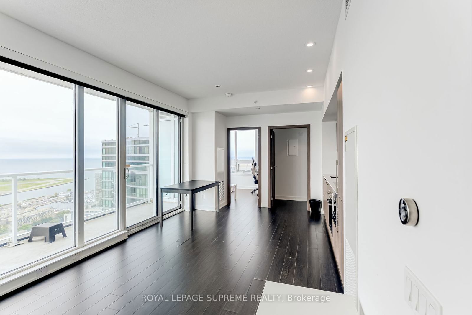 19 Bathurst St, unit 3712 for rent