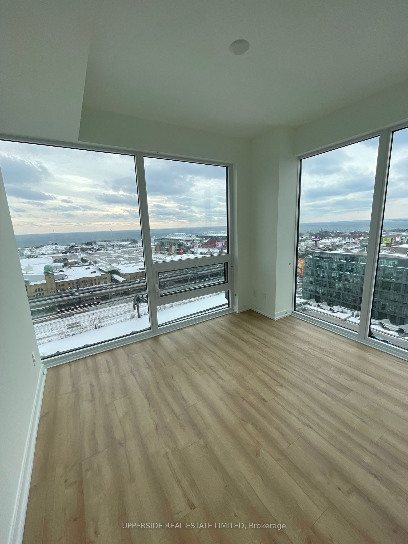 135 East Liberty St, unit 1703 for rent - image #4