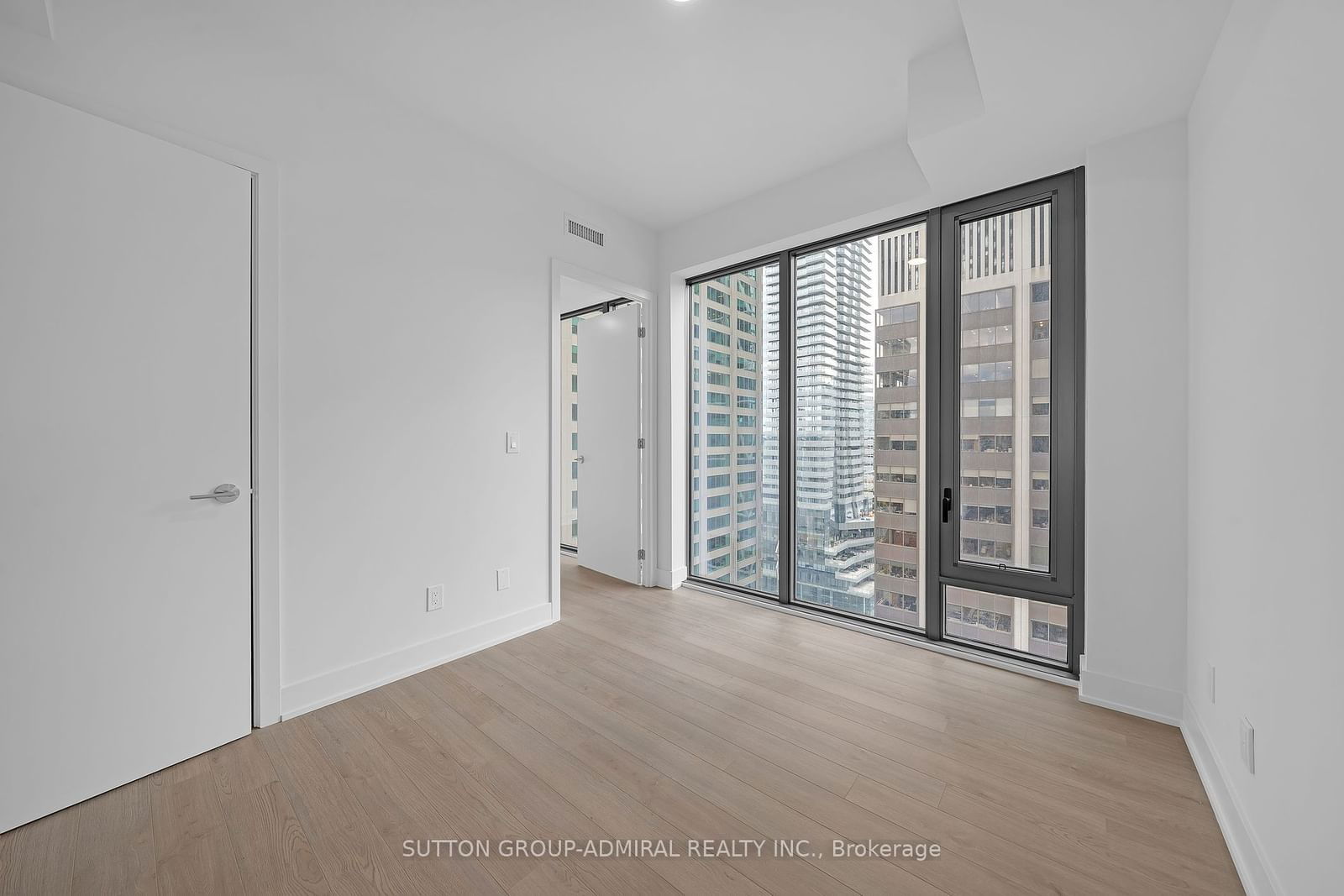 8 Cumberland St, unit 1706 for rent