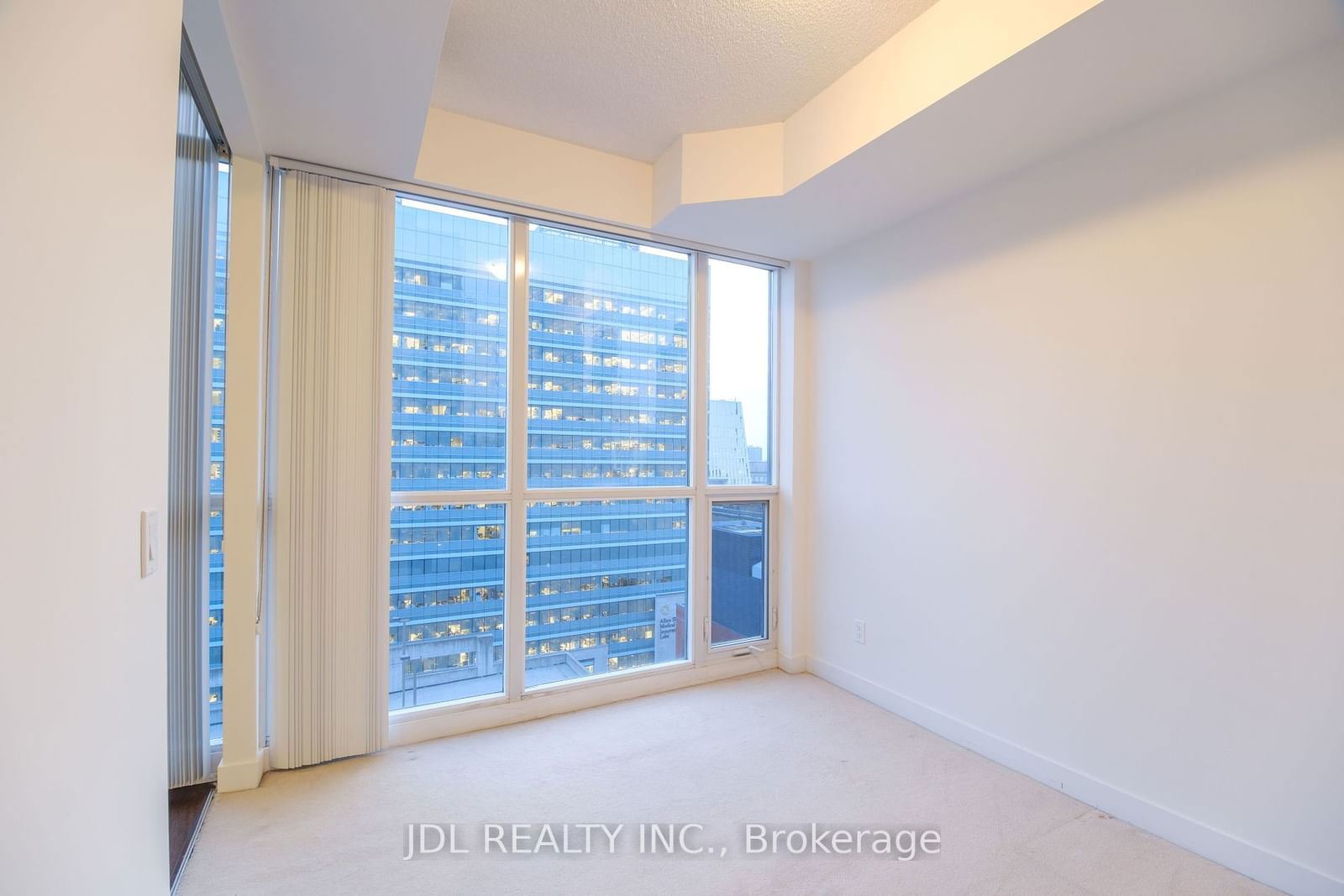 770 Bay St, unit 1410 for rent