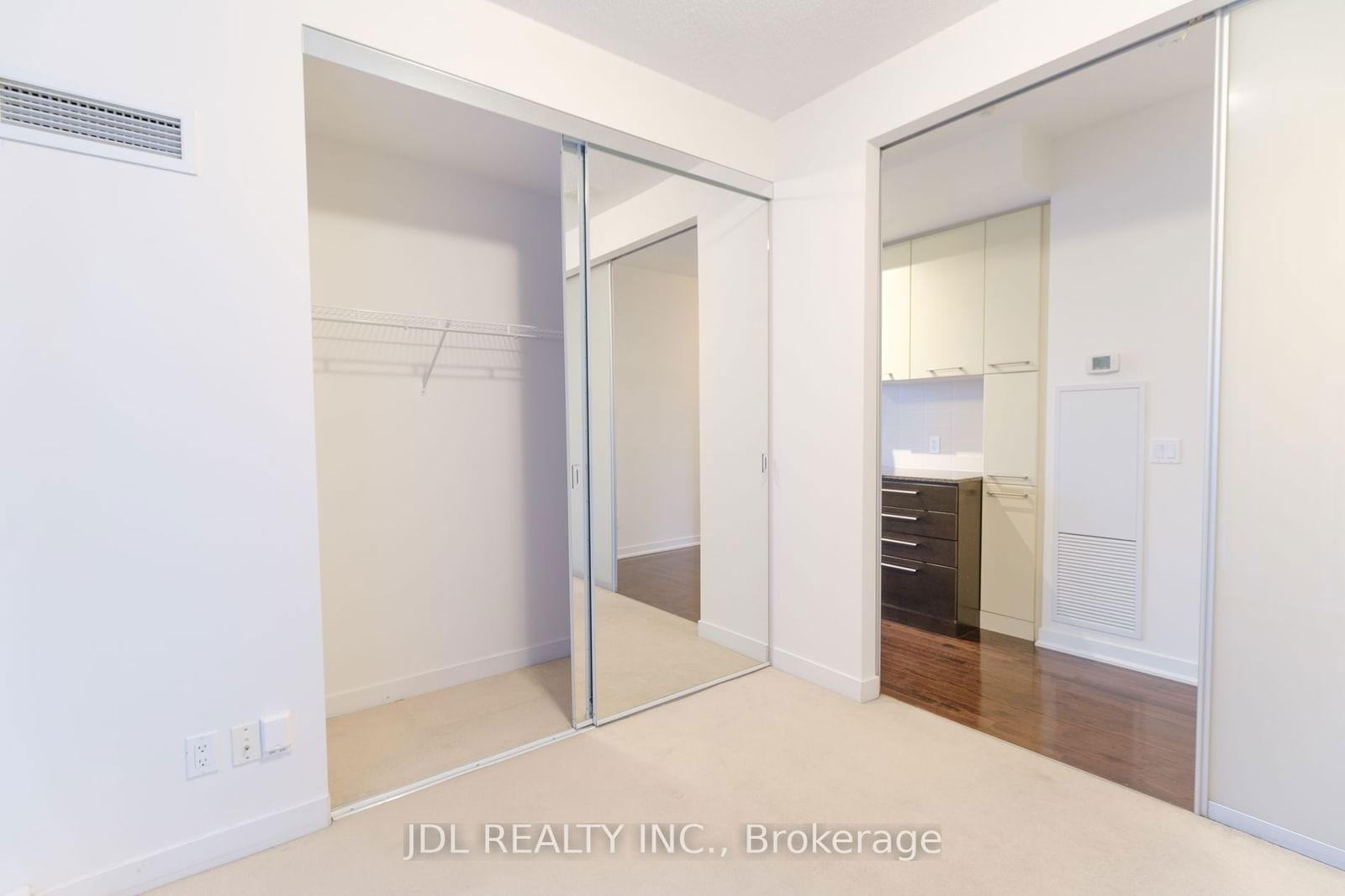 770 Bay St, unit 1410 for rent