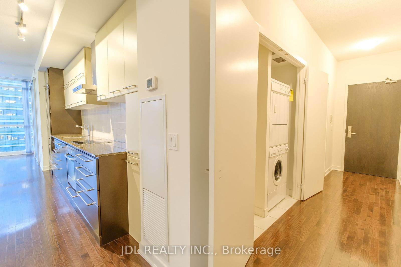 770 Bay St, unit 1410 for rent