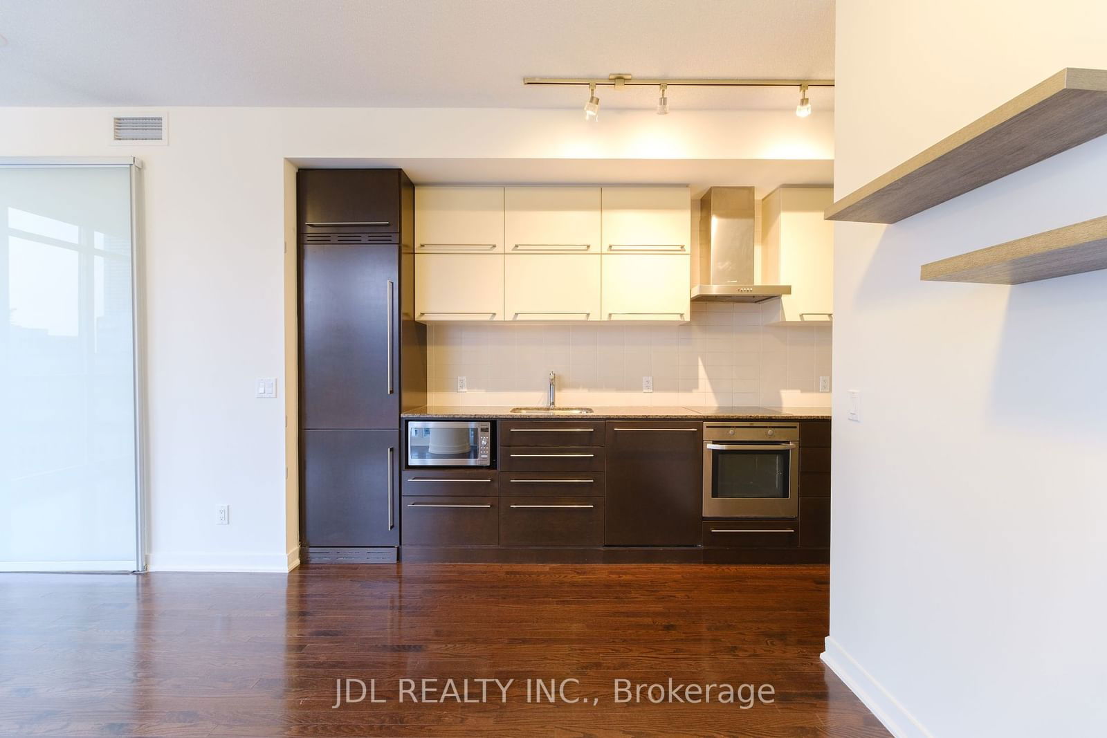 770 Bay St, unit 1410 for rent