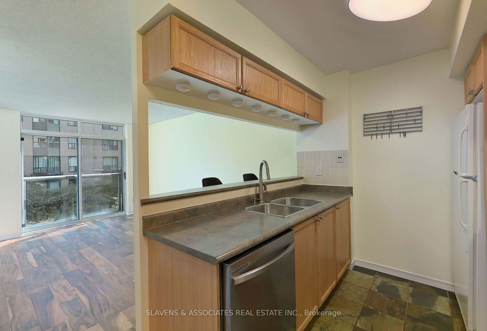 109 Front St, unit 323 for rent - image #15