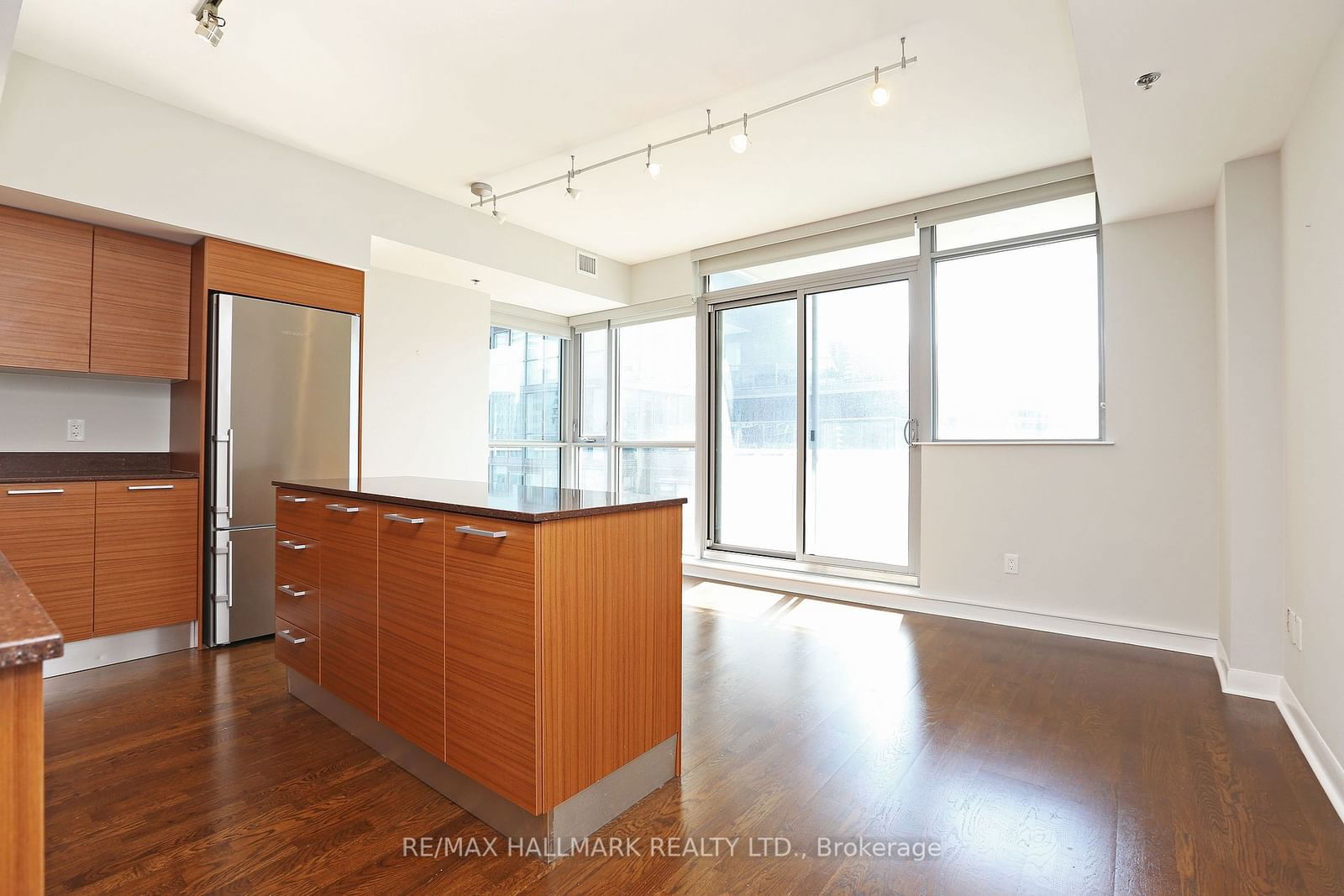 375 King St W, unit 1503 for rent - image #8