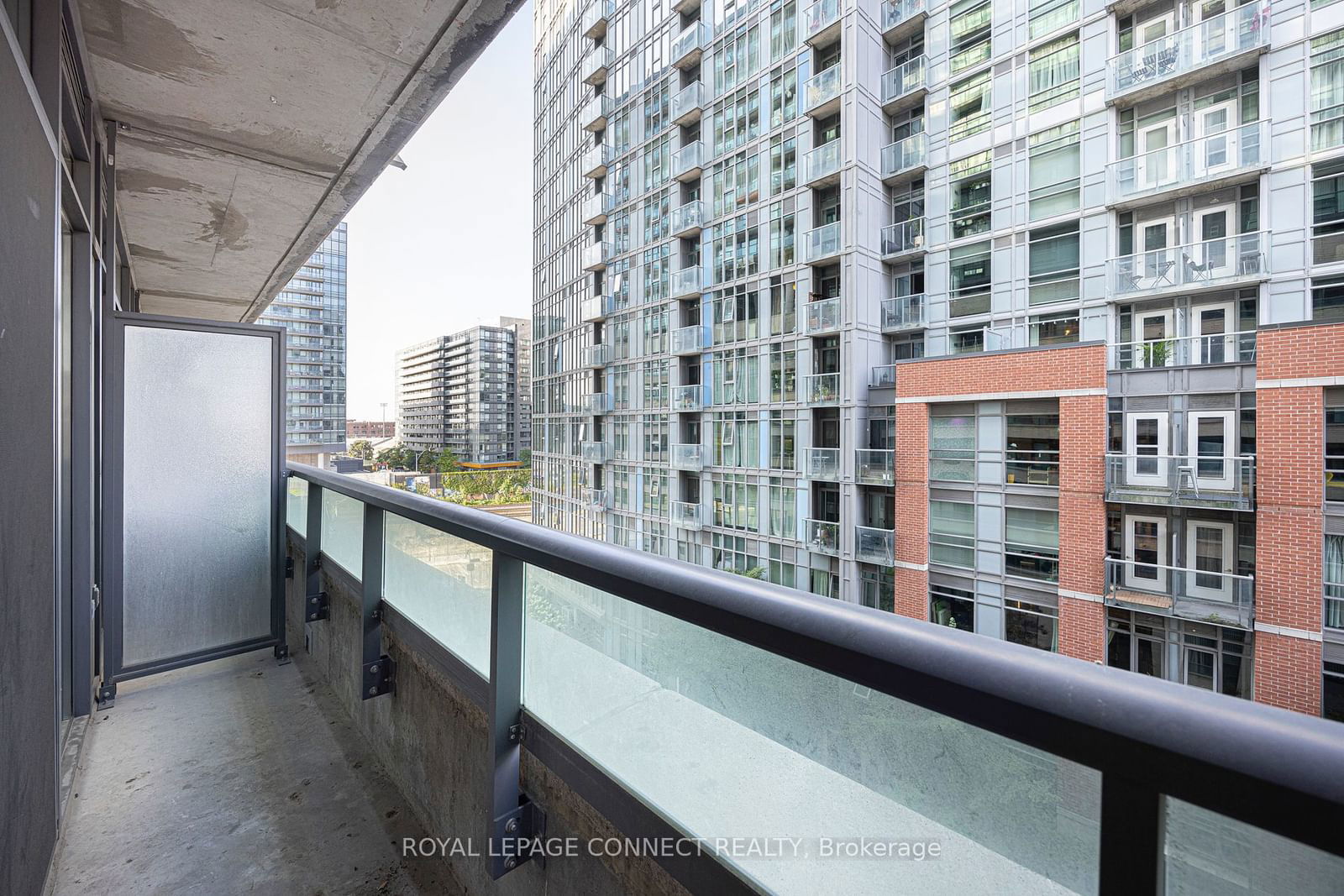 36 Lisgar St, unit 610W for rent