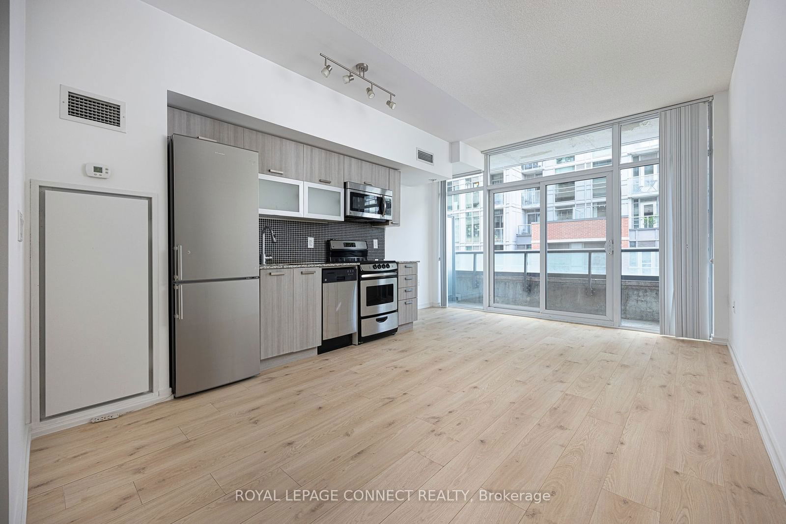 36 Lisgar St, unit 610W for rent