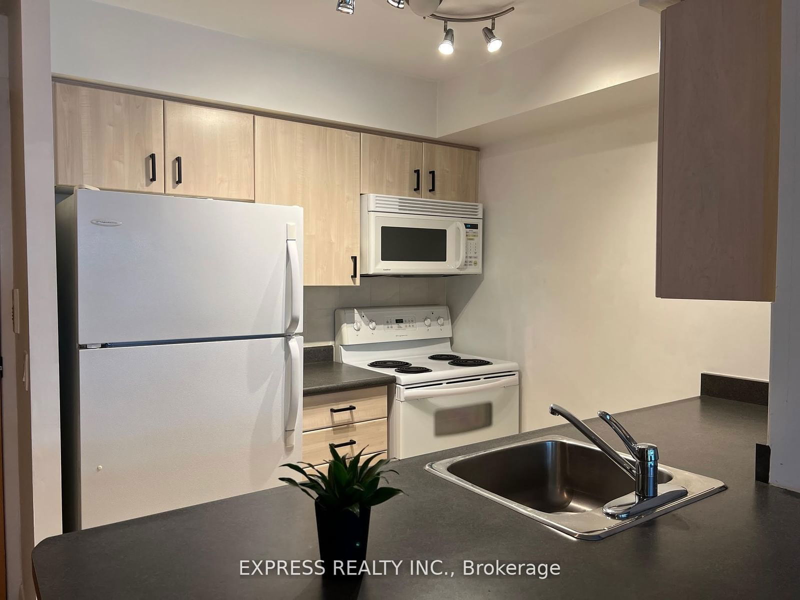 4968 Yonge St, unit 2211 for rent