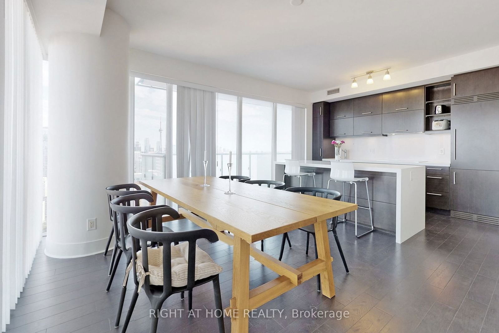 1080 Bay St, unit 3002 for rent