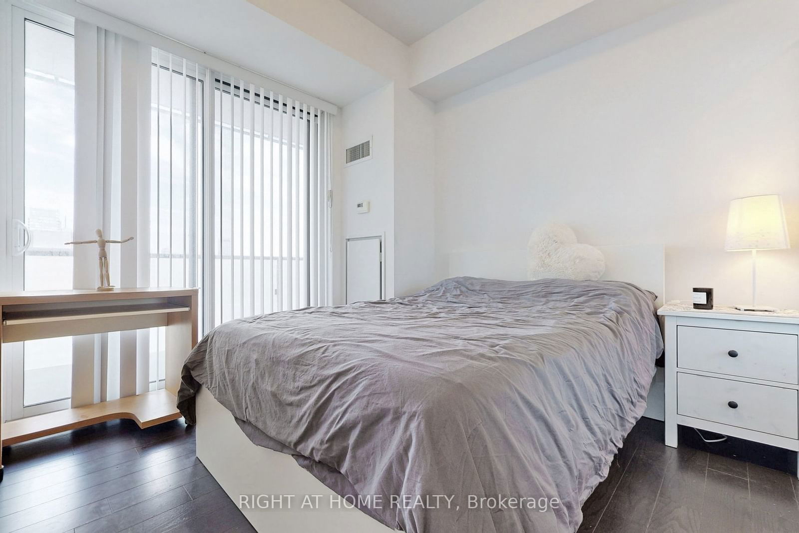 1080 Bay St, unit 3002 for rent - image #22