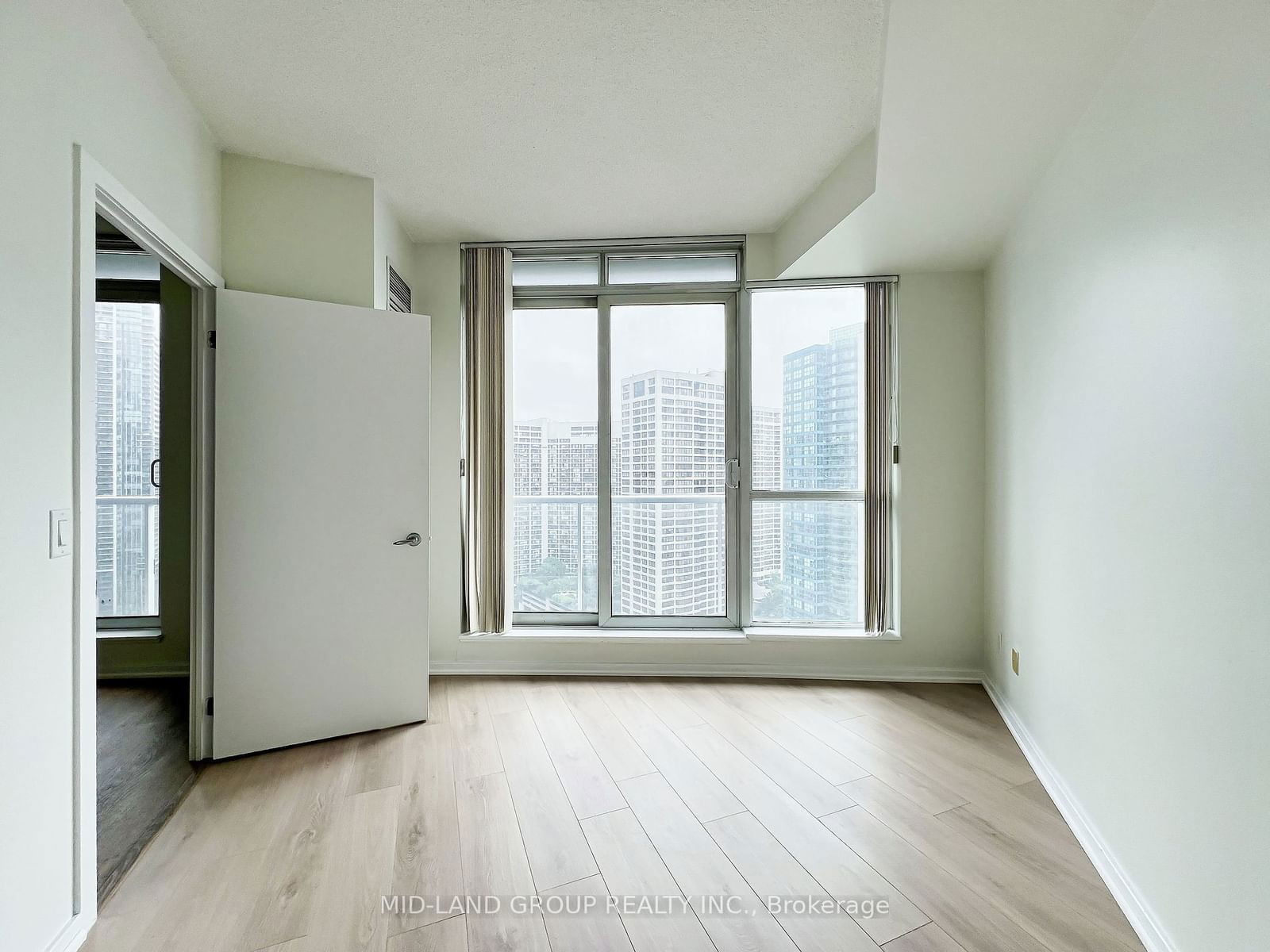 8 York St, unit 2705 for sale - image #28