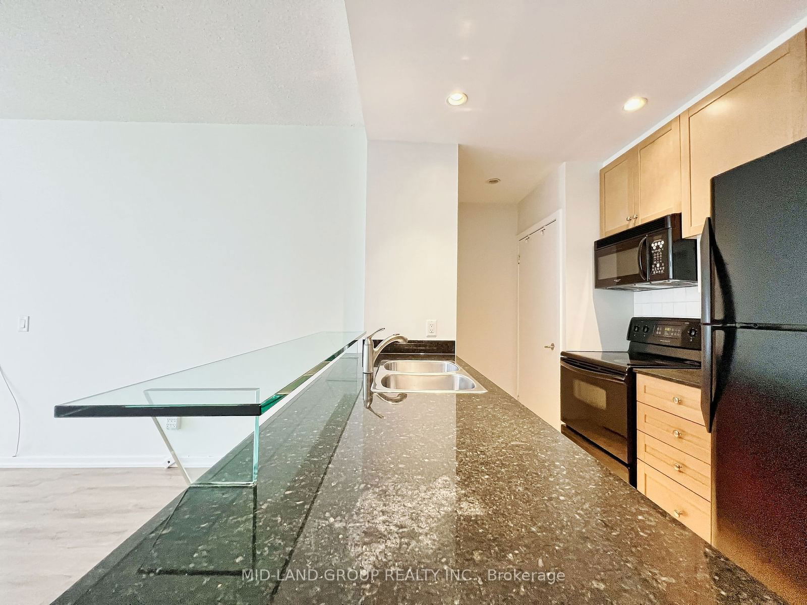 8 York St, unit 2705 for sale - image #32