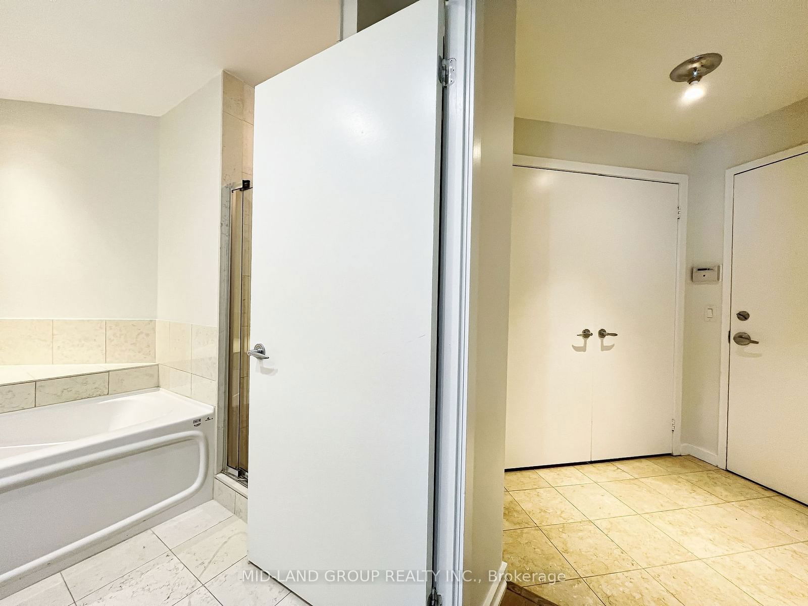 8 York St, unit 2705 for sale - image #8