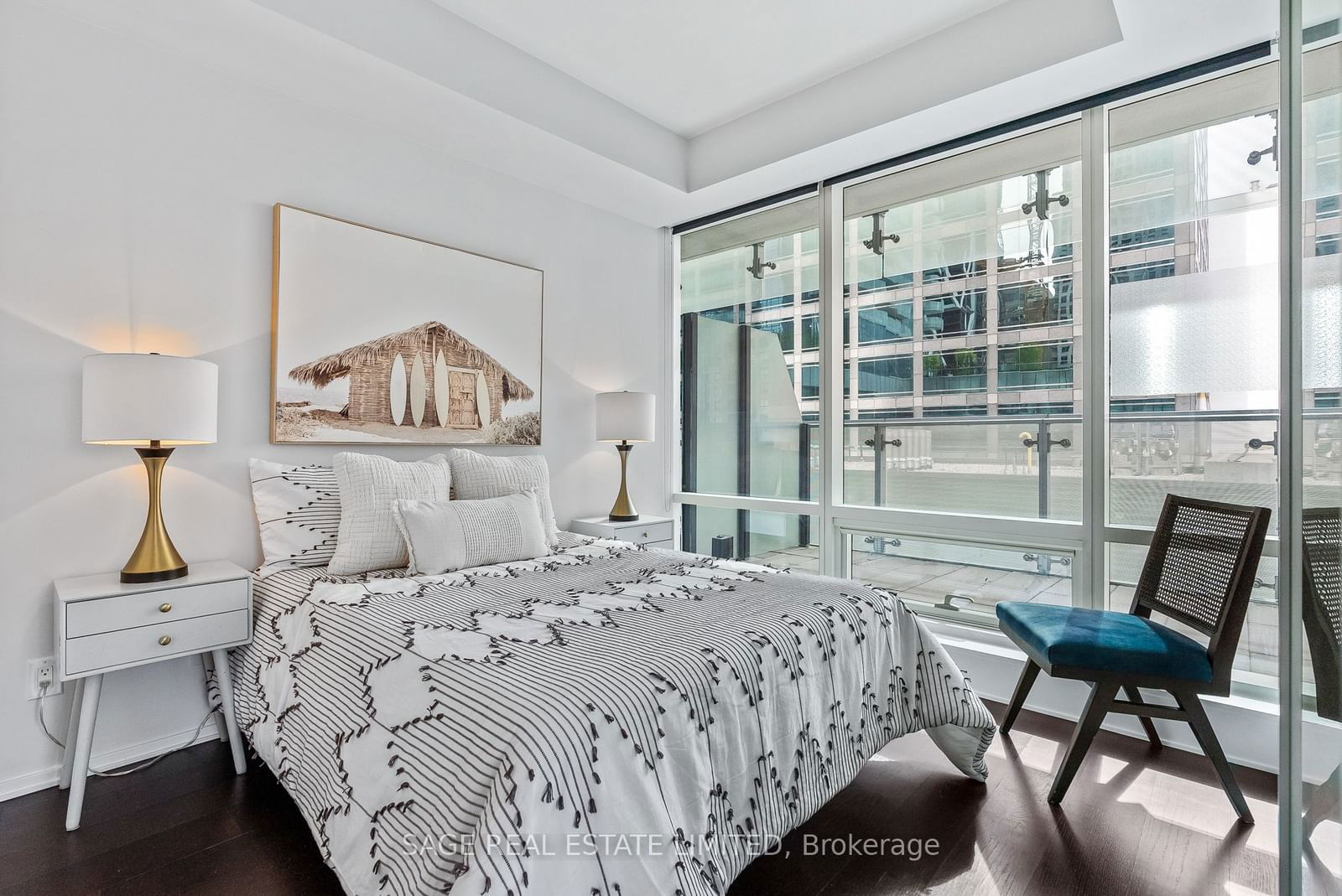 1 Bloor St E, unit 510 for rent