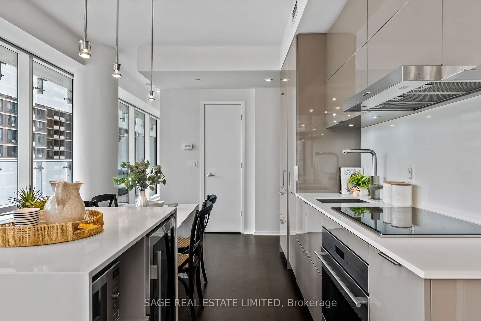 1 Bloor St E, unit 510 for rent - image #3