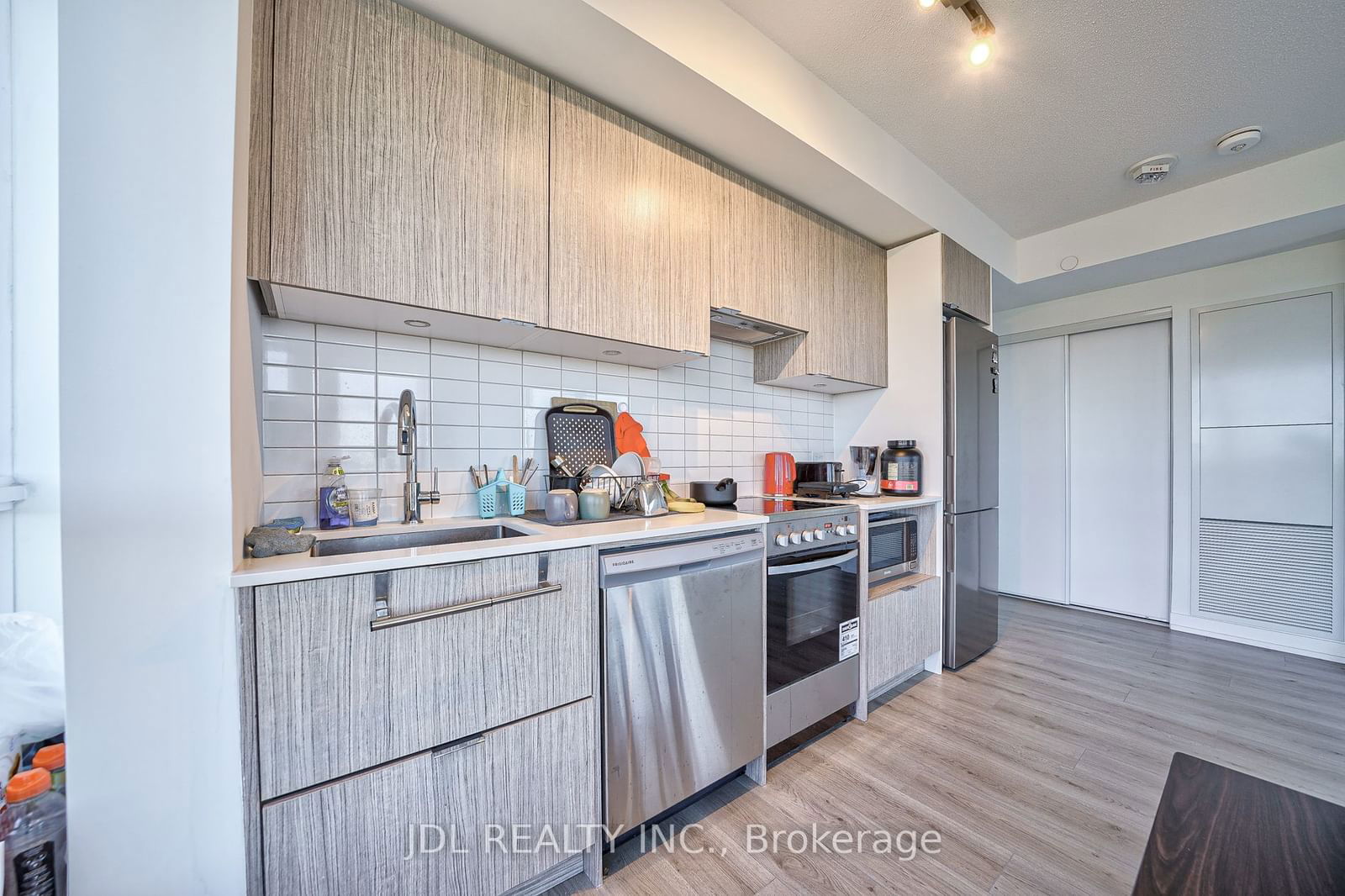 395 Bloor St E, unit 1608 for sale - image #3