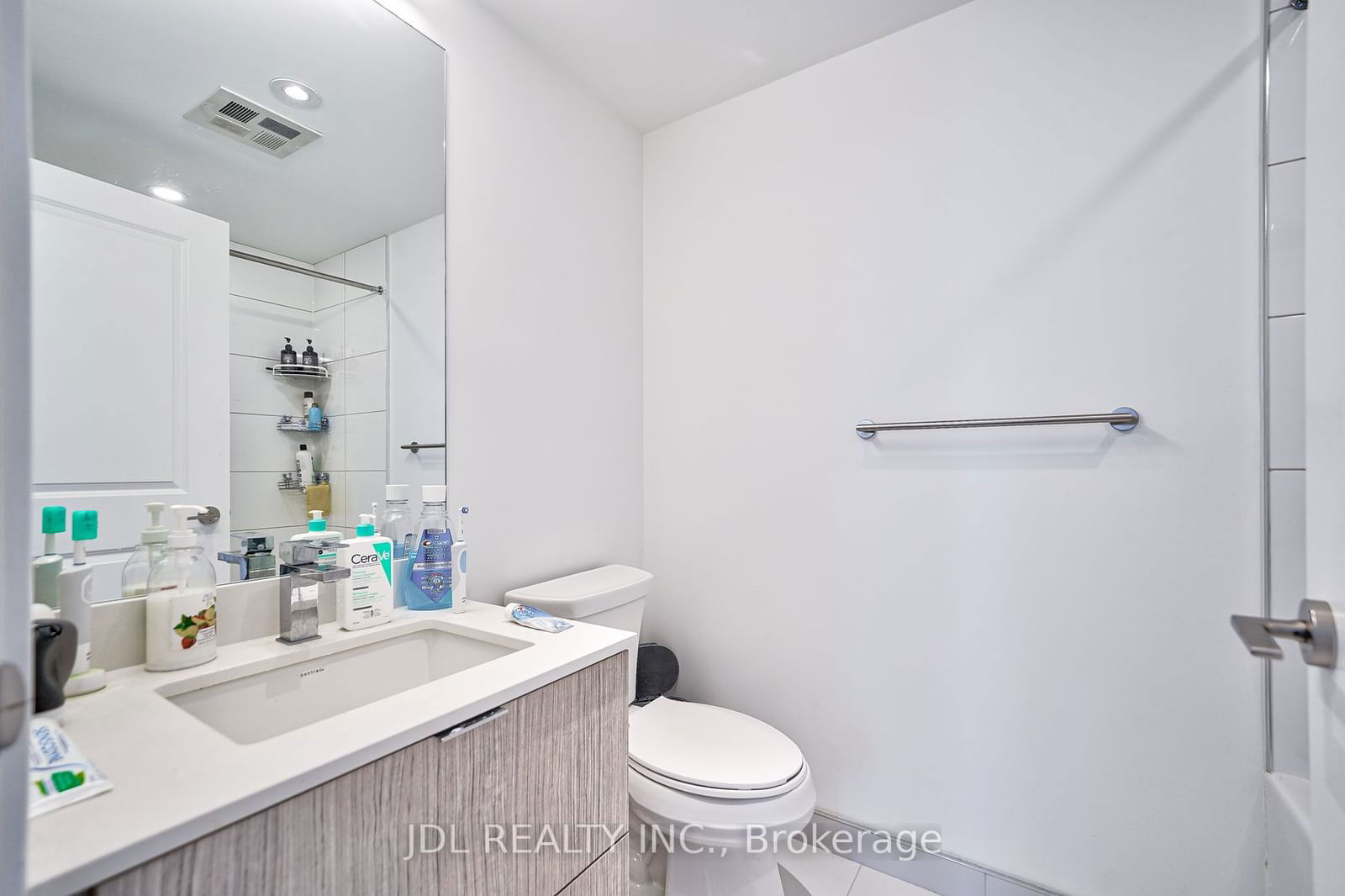 395 Bloor St E, unit 1608 for sale - image #5