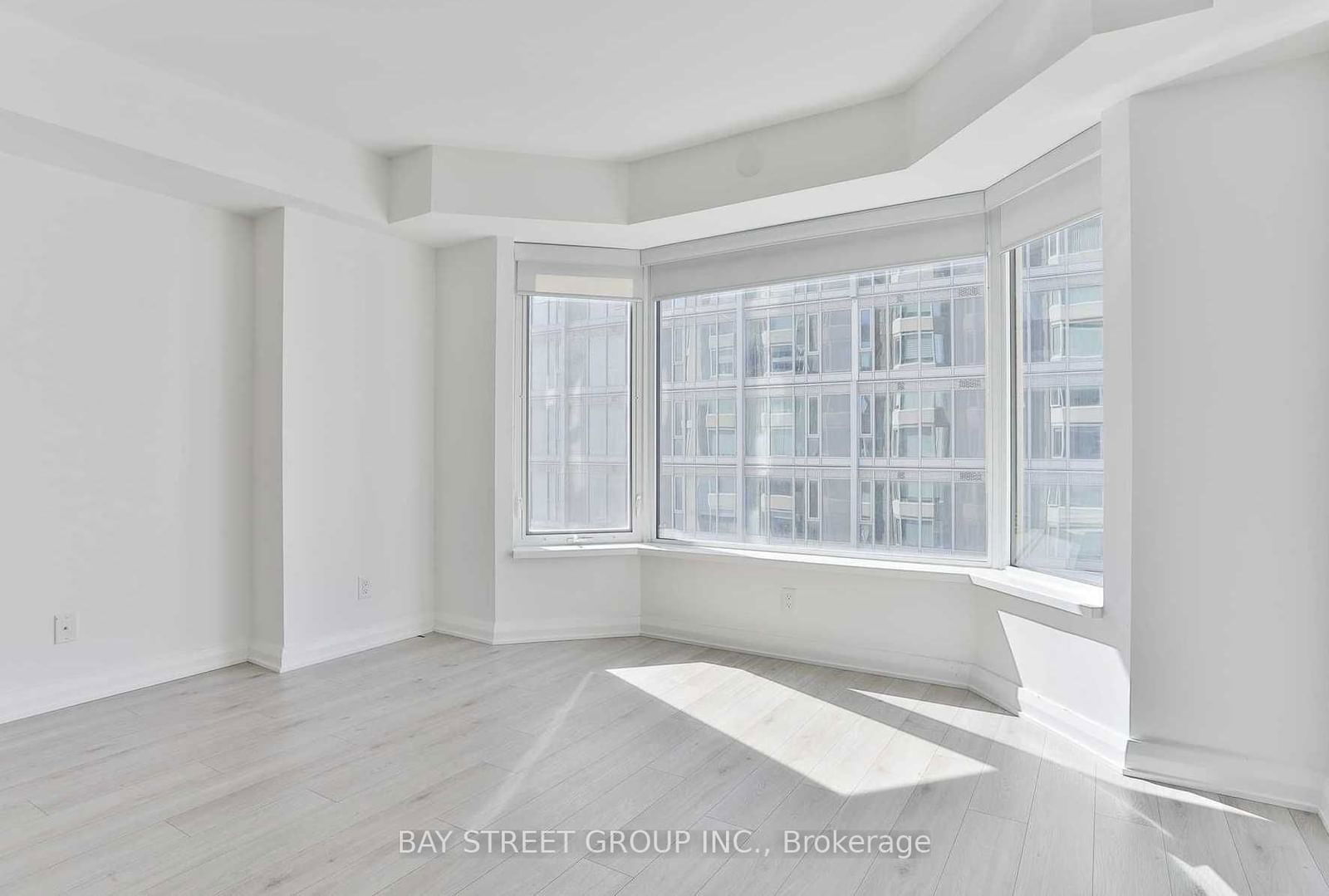 155 Yorkville Ave S, unit 1608 for rent - image #7