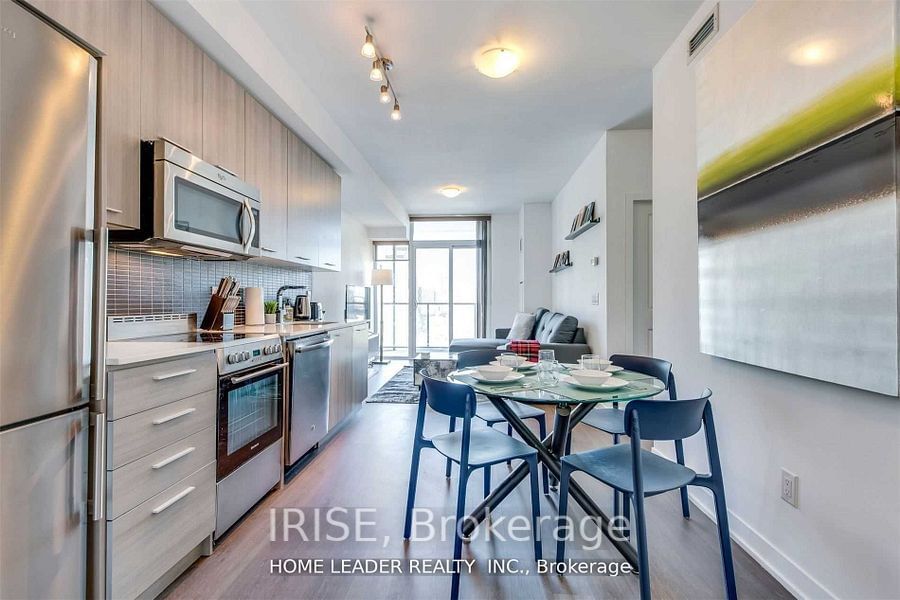 105 George St, unit 703 for sale - image #2