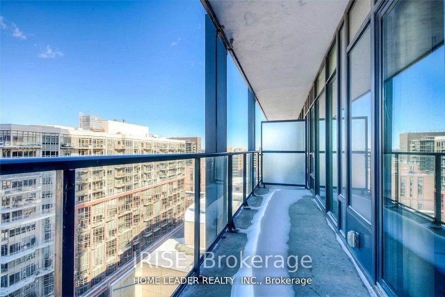 105 George St, unit 703 for sale - image #5