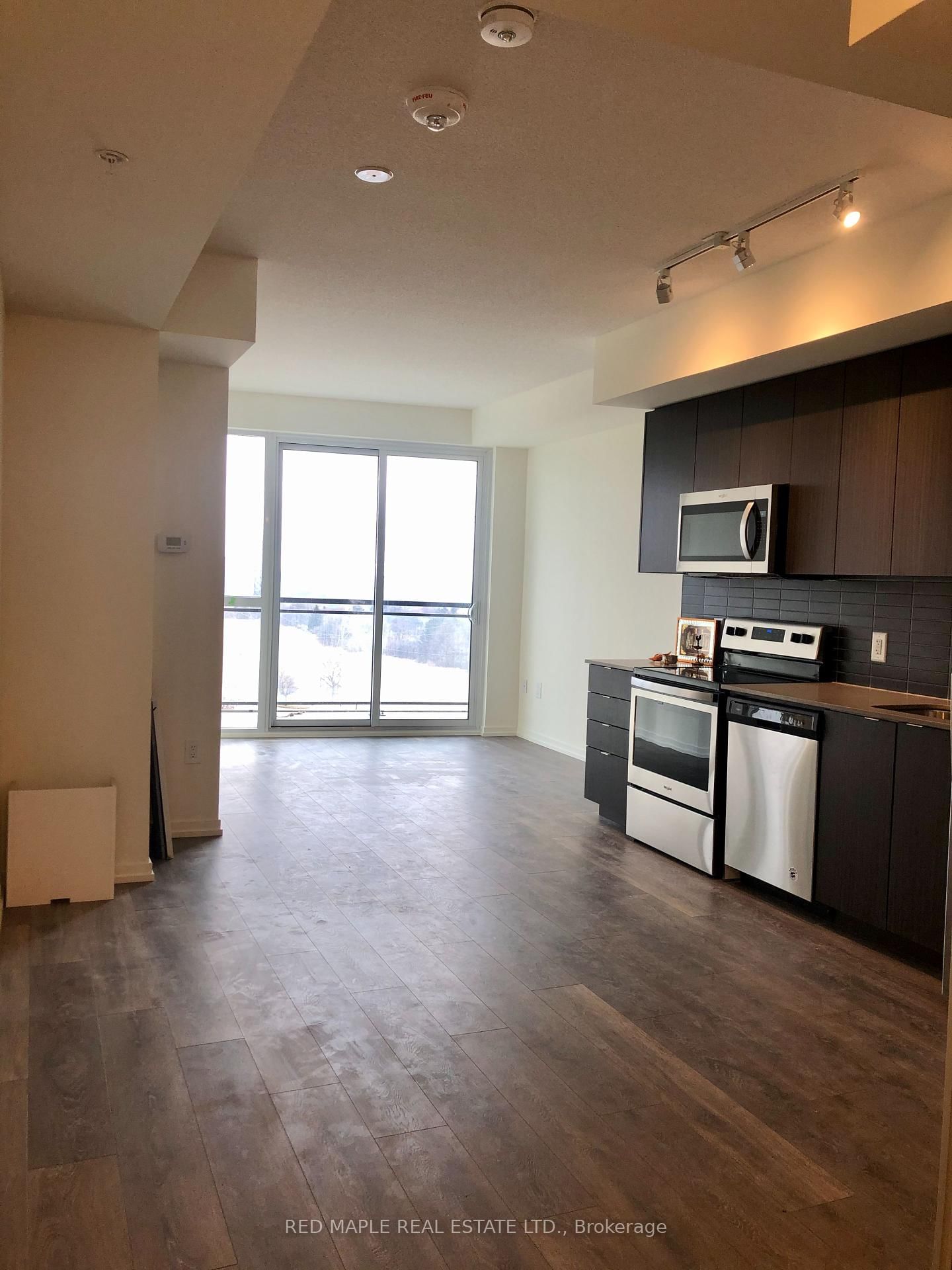 3237 Bayview Ave, unit 907 for rent - image #2