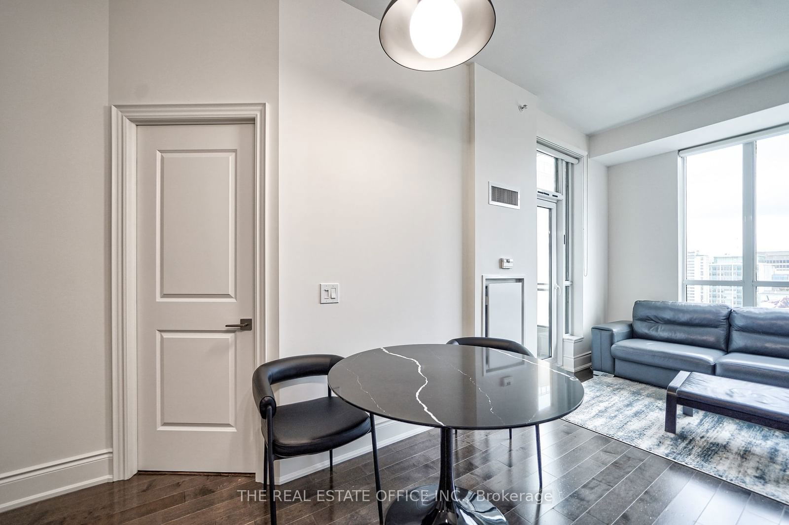 23 Glebe Rd W, unit 916 for sale - image #8