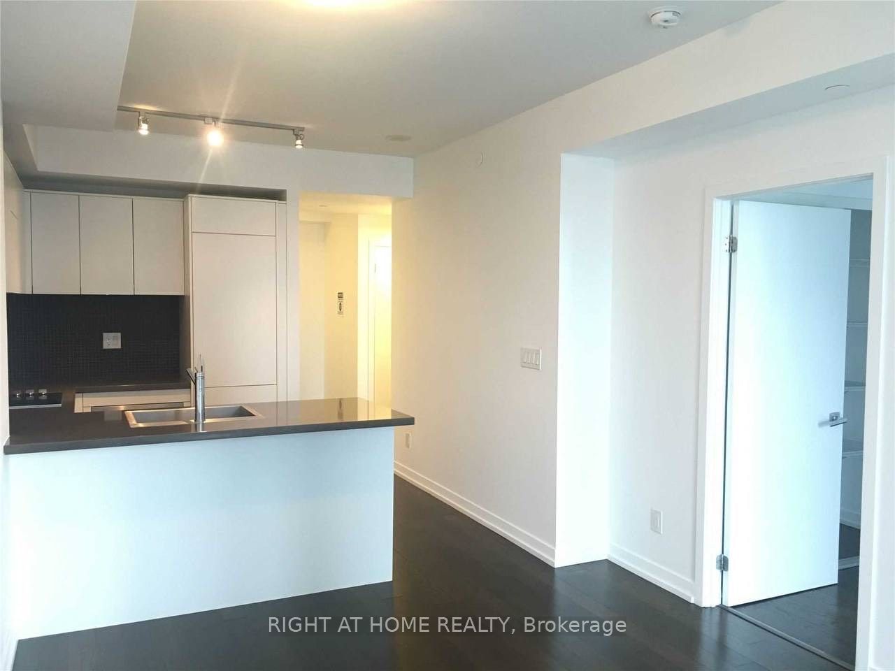 21 Widmer St, unit 2301 for rent - image #5