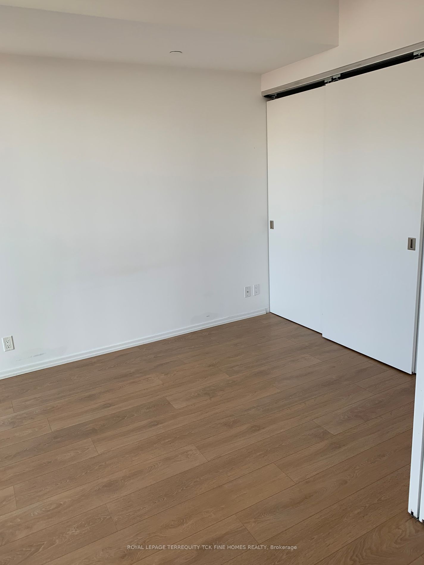 125 Peter St, unit 2706 for rent