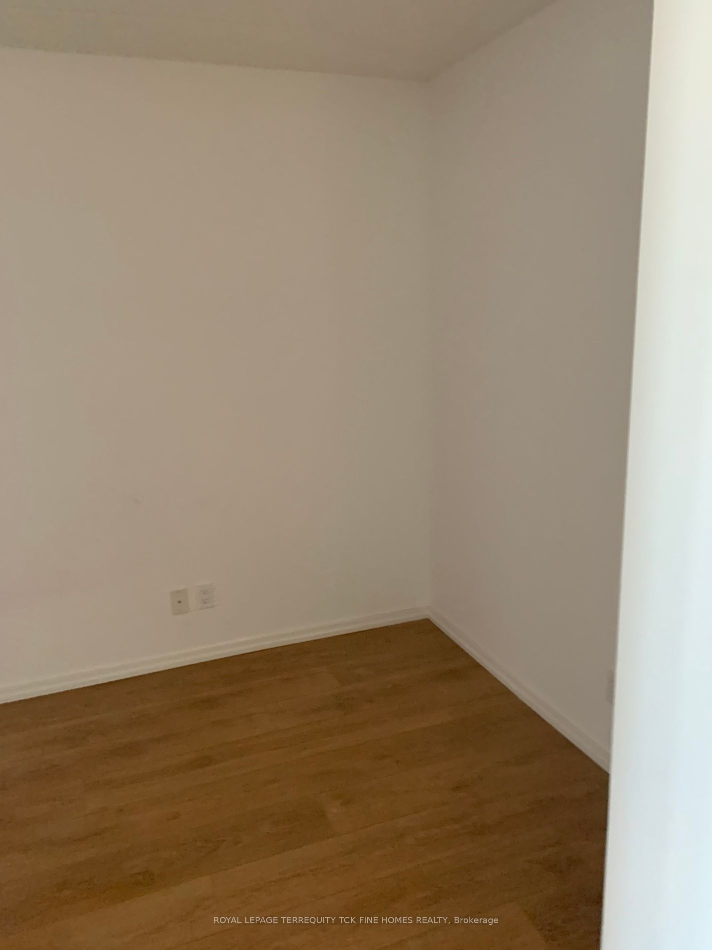 125 Peter St, unit 2706 for rent