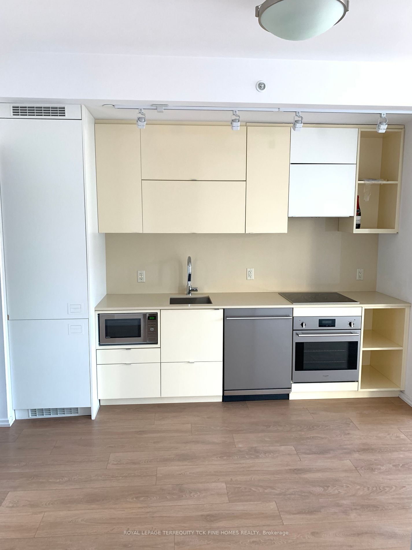 125 Peter St, unit 2706 for rent - image #8