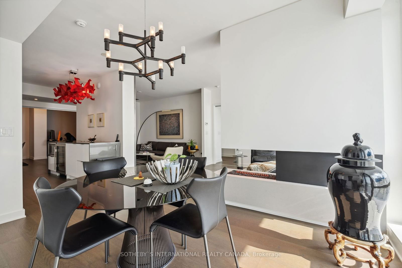 1 Bloor St E, unit 6805 for sale - image #11