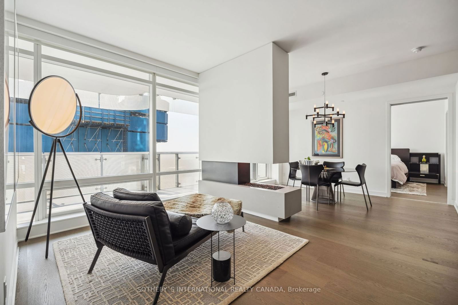 1 Bloor St E, unit 6805 for sale