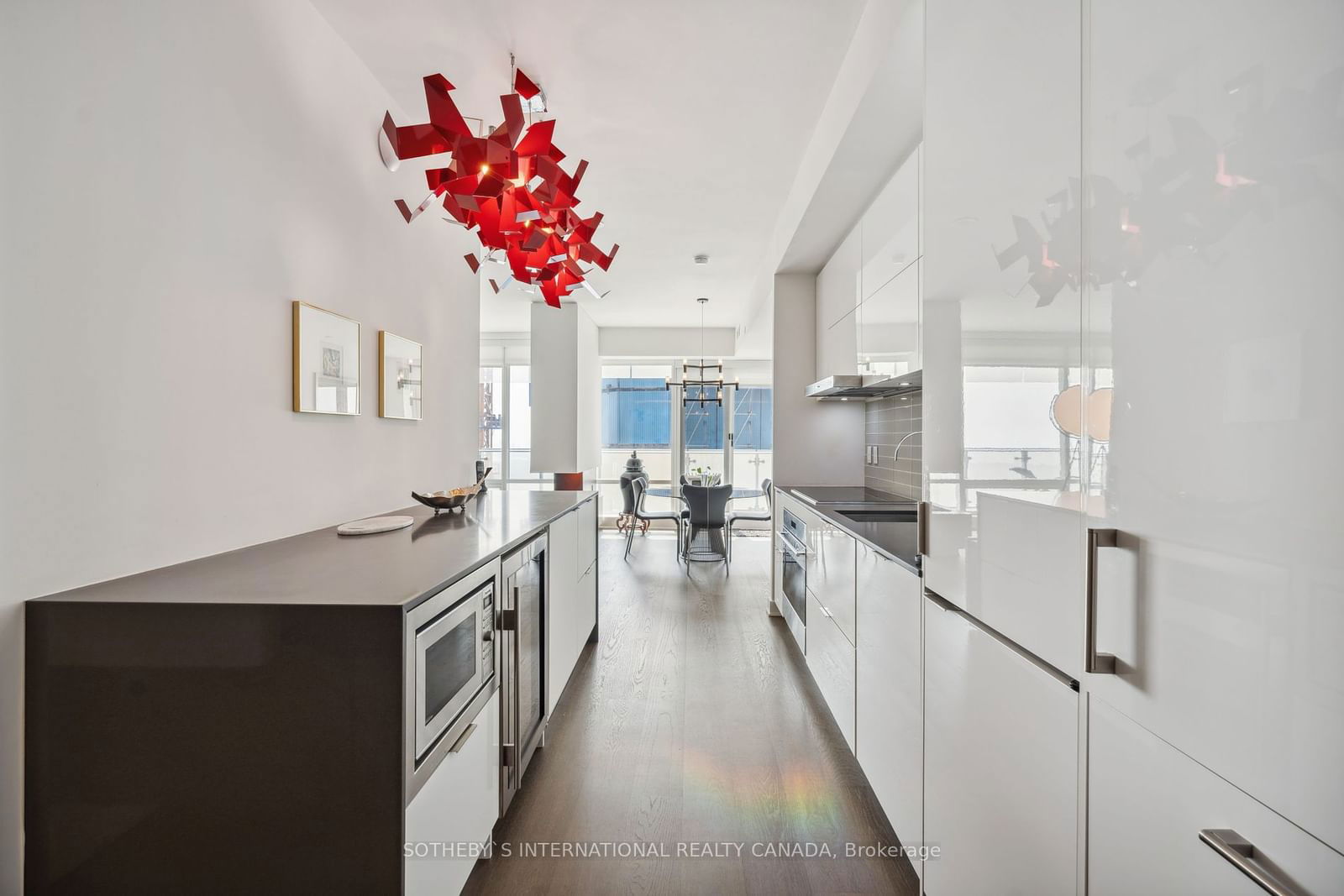 1 Bloor St E, unit 6805 for sale - image #5