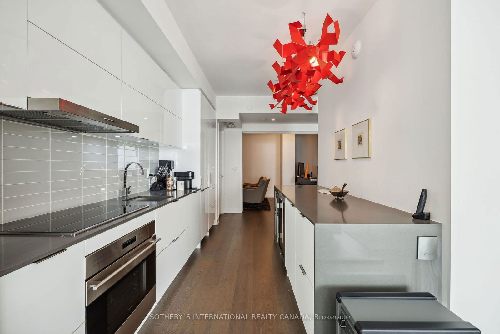 1 Bloor St E, unit 6805 for sale - image #8