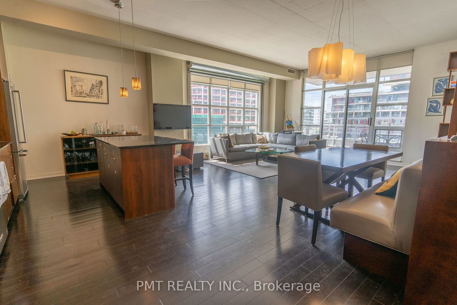 19 Brant St, unit 504 for rent - image #2