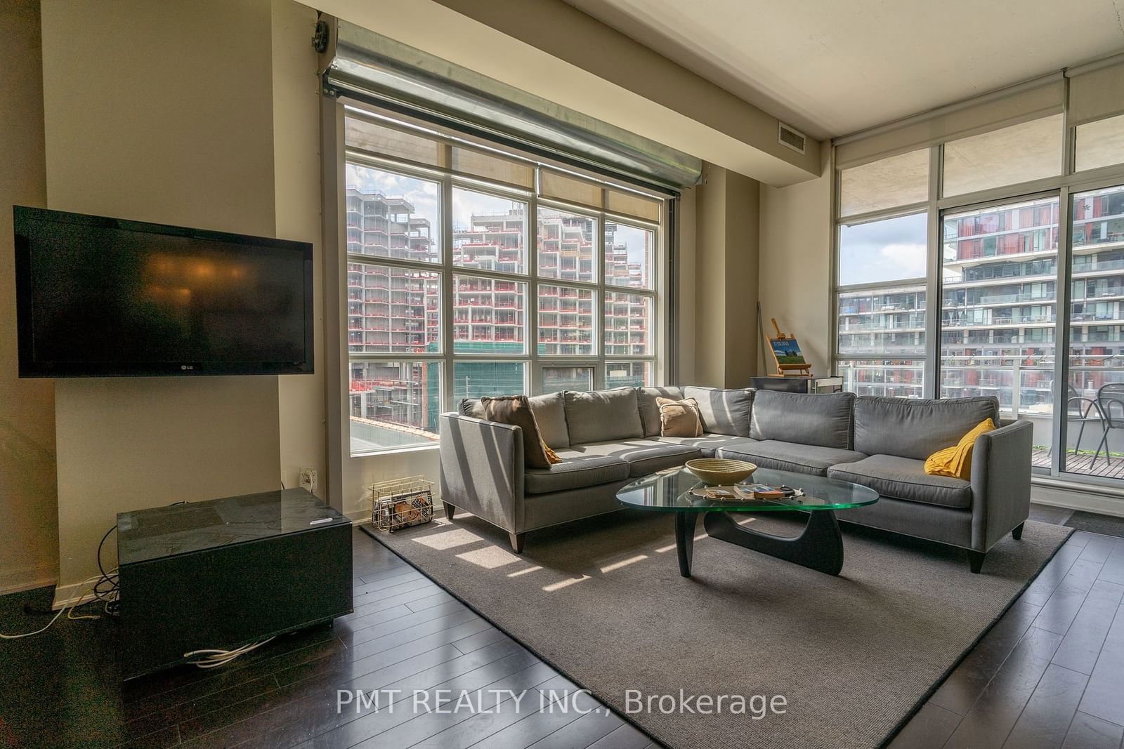 19 Brant St, unit 504 for rent - image #3