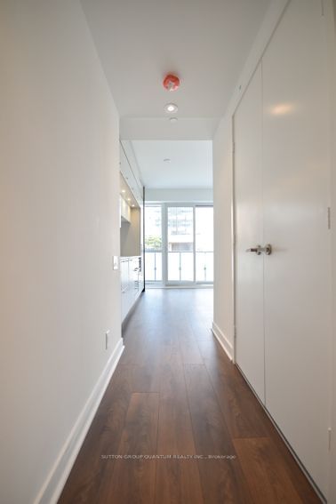 15 Grenville St, unit 1406 for sale - image #2