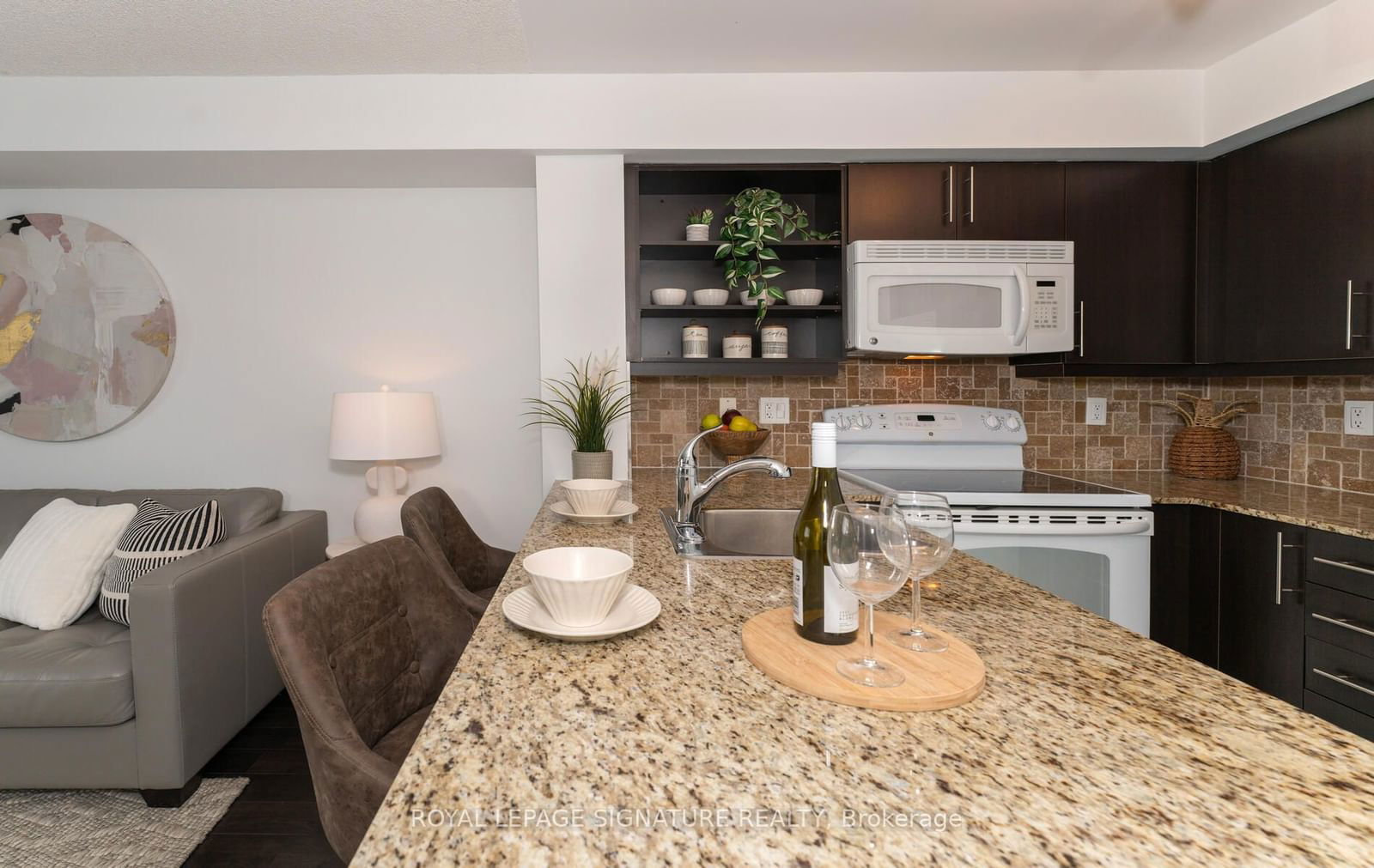 120 Dallimore Circ, unit 623 for sale - image #8