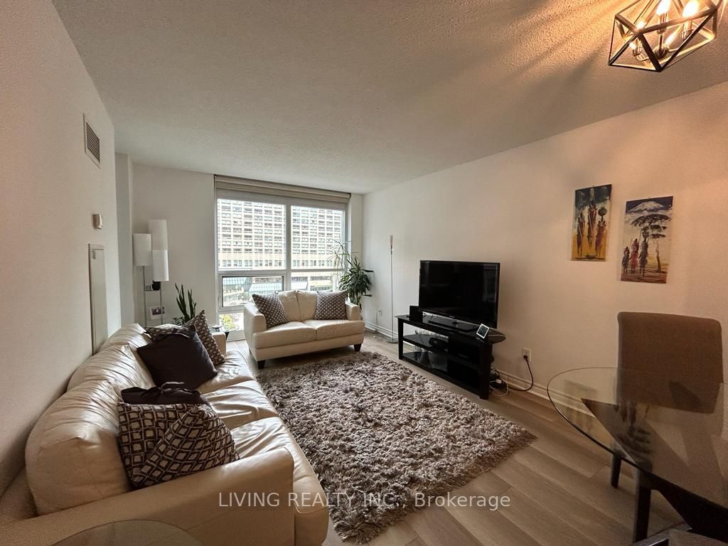 763 Bay St, unit 403 for rent - image #13