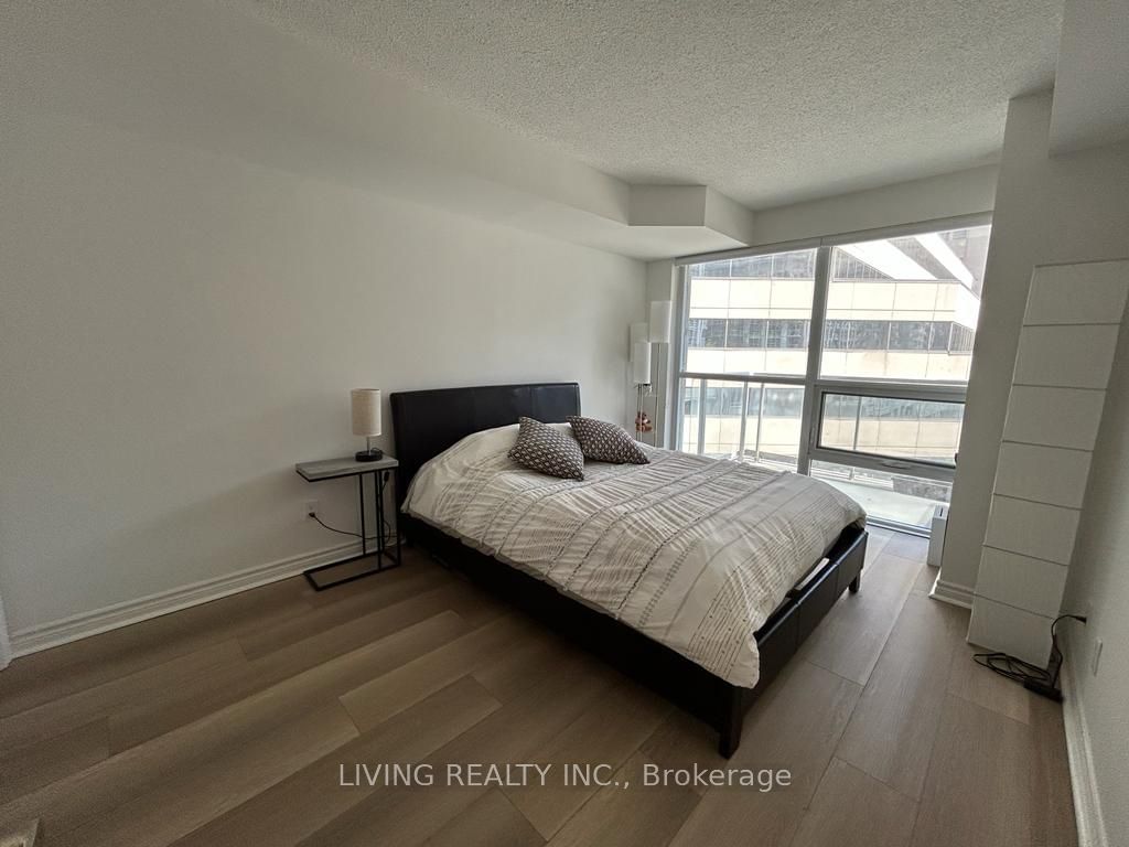 763 Bay St, unit 403 for rent - image #15