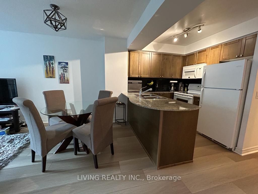 763 Bay St, unit 403 for rent - image #8