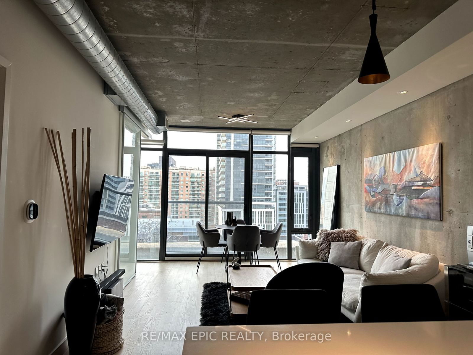 138 Princess St, unit 803 for rent - image #2