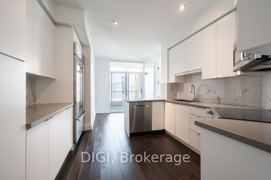 61 Yorkville Ave, unit 16D for rent - image #6