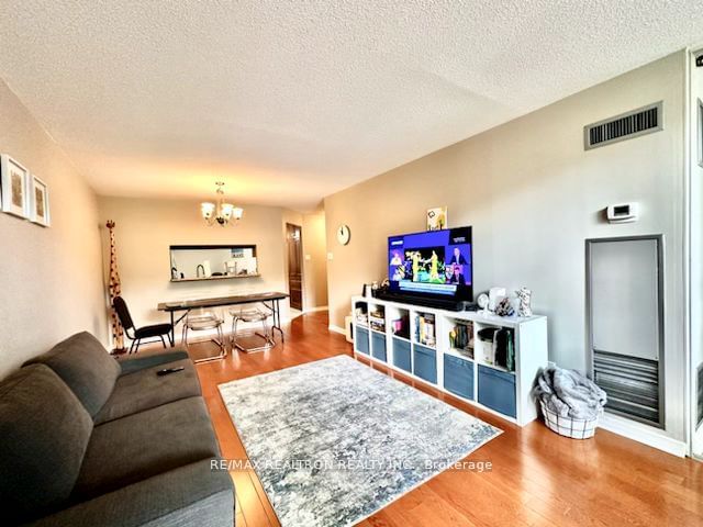 1101 Steeles Ave W, unit 105 for rent - image #9