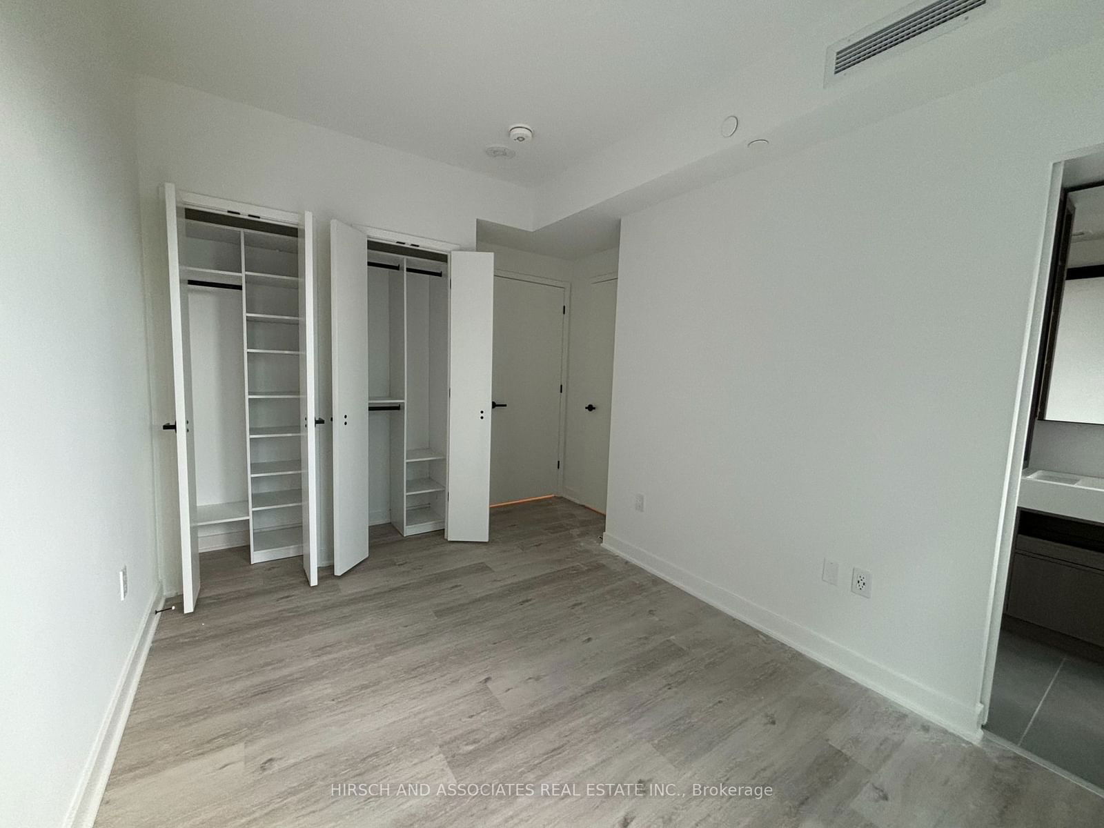 55 Charles St E, unit 2106 for rent