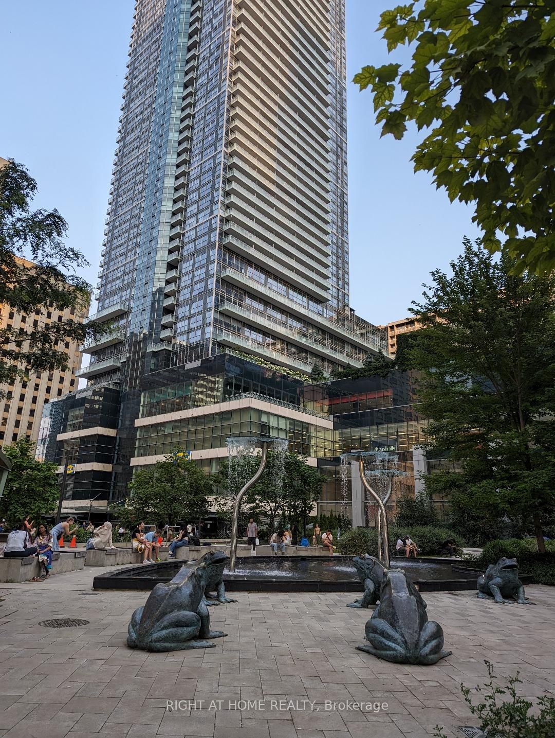 388 Yonge St, unit 7405 for rent - image #3