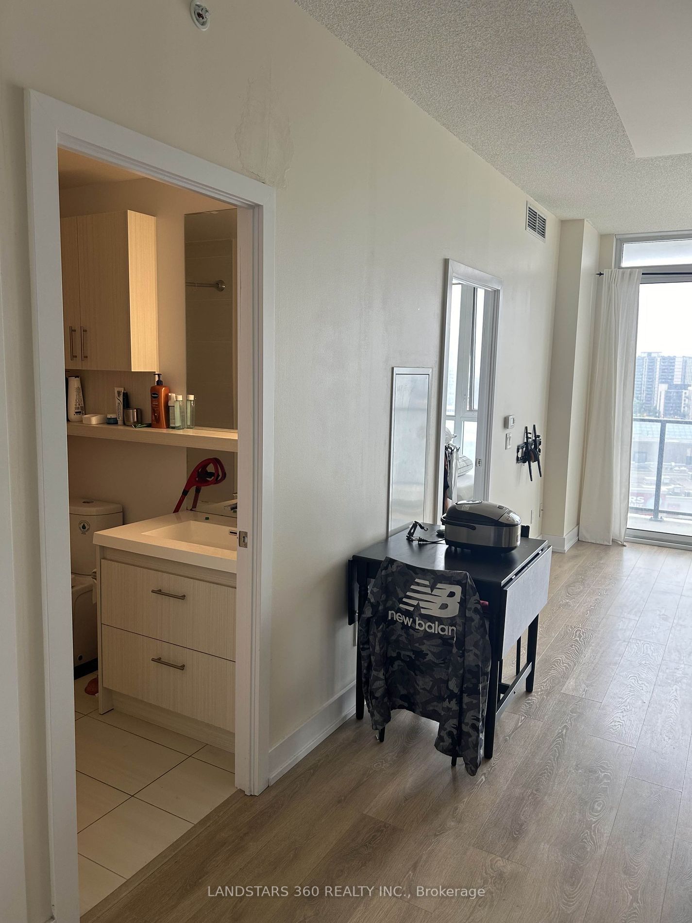 128 Fairview Mall Dr, unit 1001 for rent - image #8