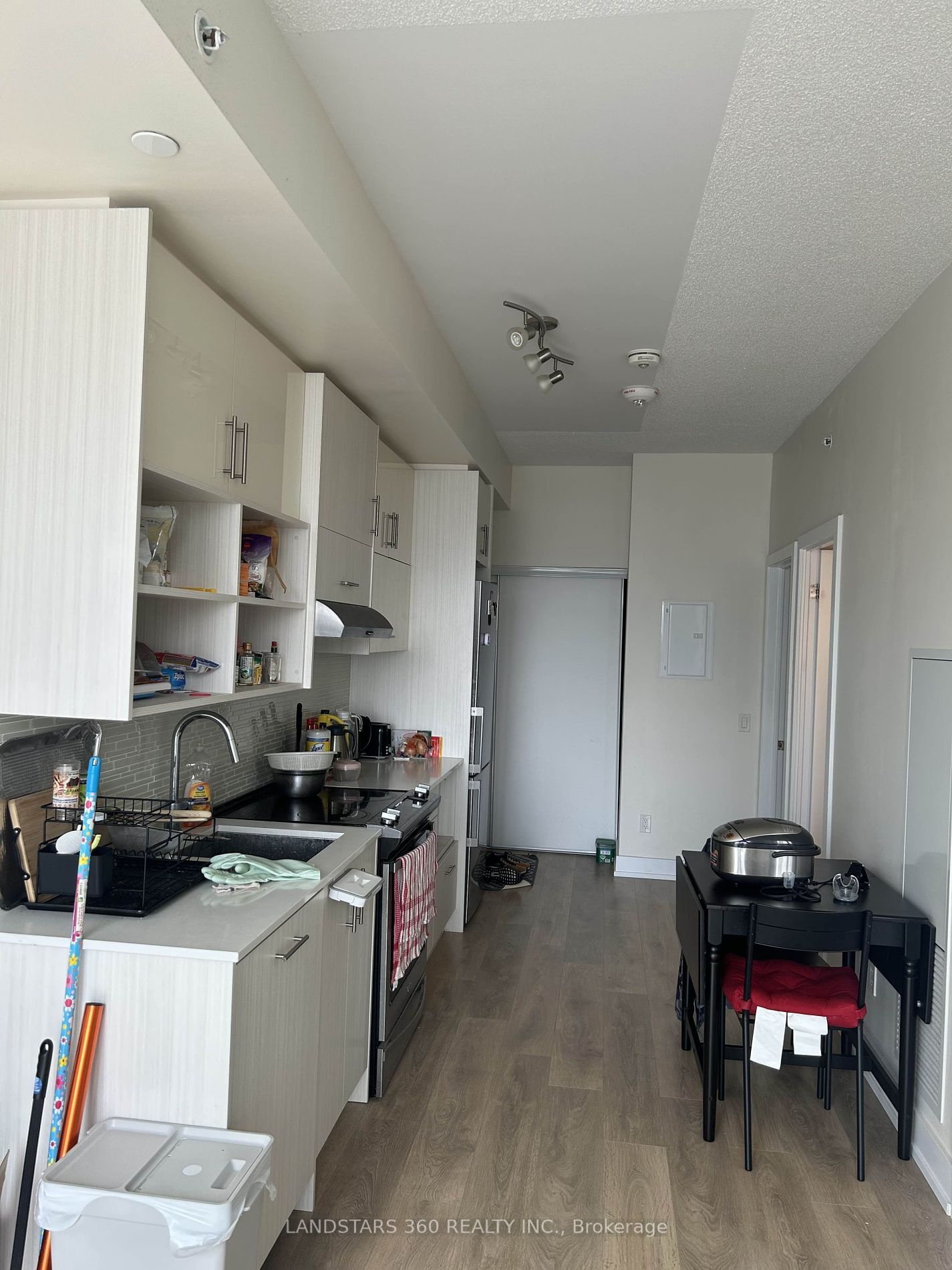 128 Fairview Mall Dr, unit 1001 for rent